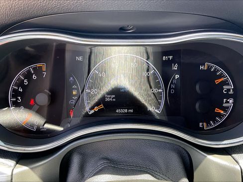 Used 2022 Jeep Grand Cherokee Limited w/ Tech Group RWD image 26