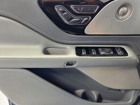 Used 2020 Lincoln Aviator Reserve w/ Equipment Group 202A image 41