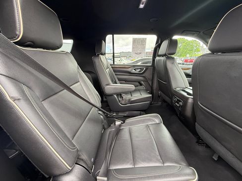 Used 2021 Chevrolet Suburban Premier AWD/4WD image 8