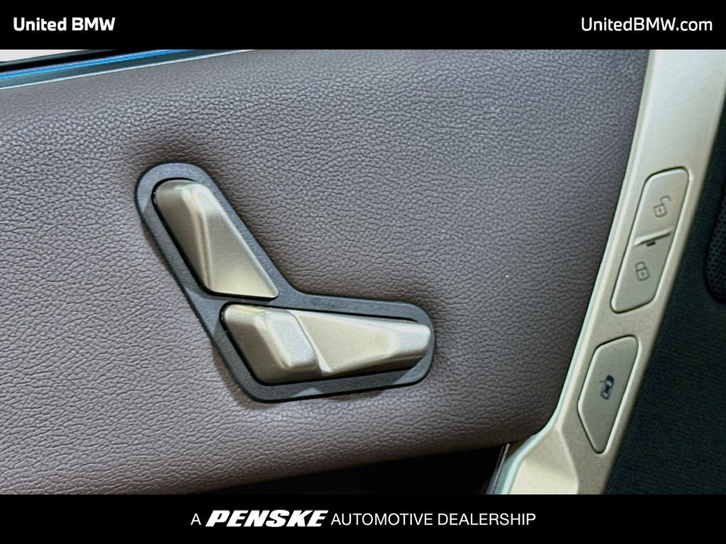 Used 2025 BMW iX xDrive50 AWD/4WD image 11