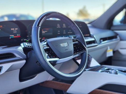 Used 2026 Cadillac Vistiq Luxury w/ LPO, Floor Liner Package image 19