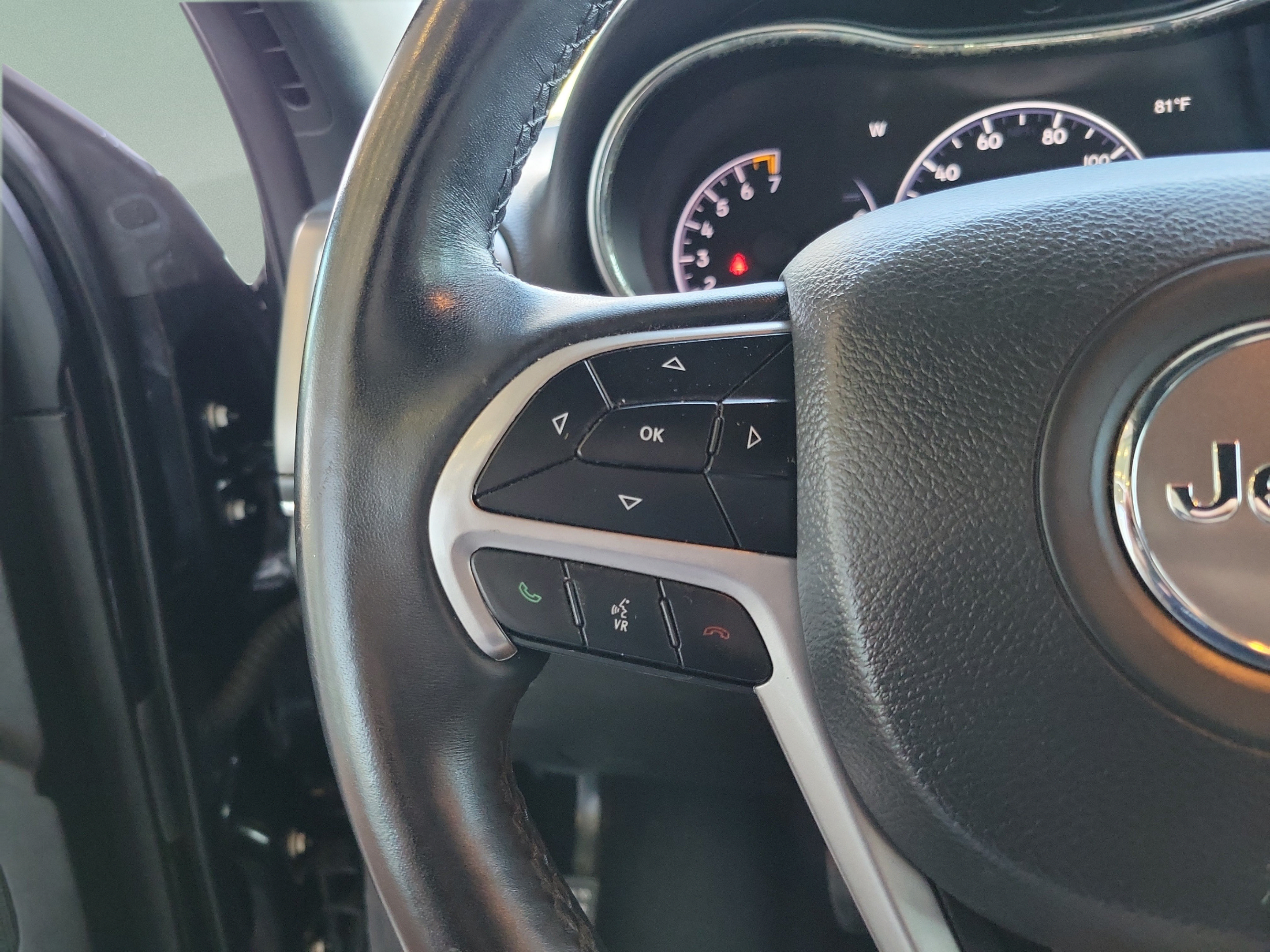 Used 2022 Jeep Grand Cherokee Limited AWD/4WD image 17