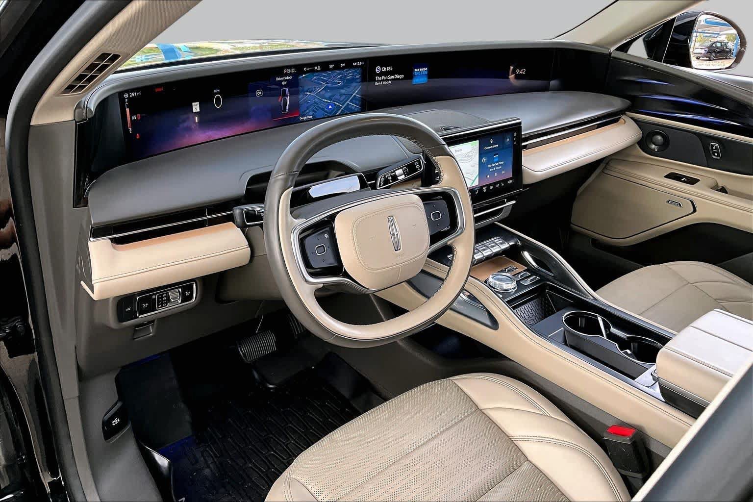 Used 2025 Lincoln Nautilus Reserve AWD/4WD image 18