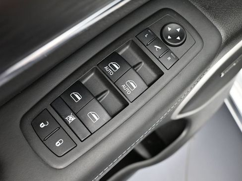 Used 2021 Jeep Grand Cherokee Summit AWD/4WD image 21