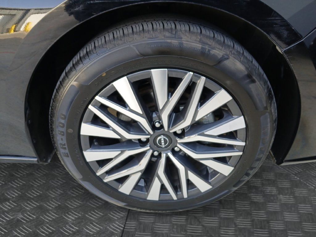 Used 2025 Nissan Altima 2.5 SV FWD image 23