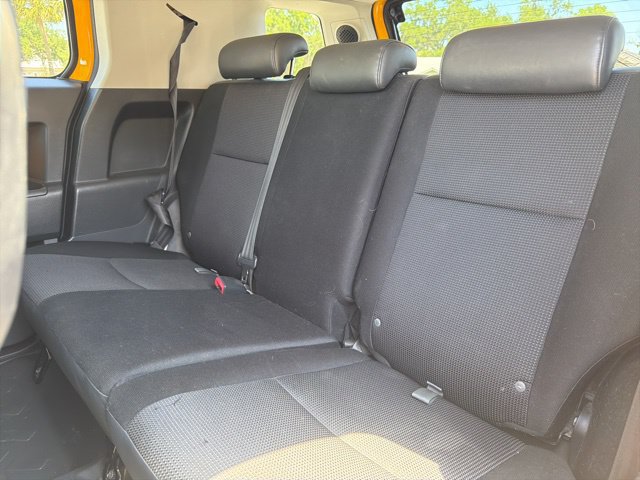 Used 2007 Toyota FJ Cruiser 2WD w/ Upgrade Pkg 2 image 11