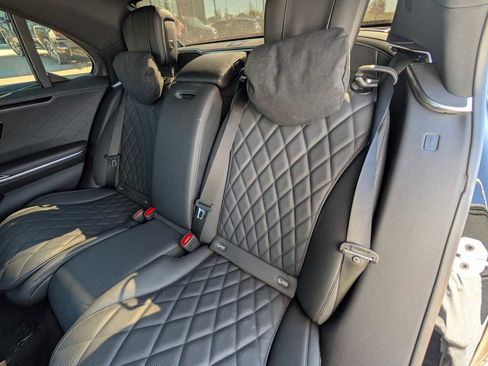 Used 2025 Mercedes-Benz S 580e 4MATIC Sedan image 24