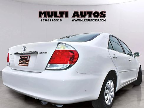 Used 2005 Toyota Camry LE image 2