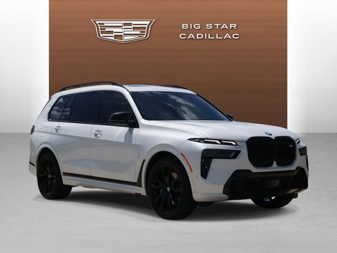 Used 2025 BMW X7 M60i image 8