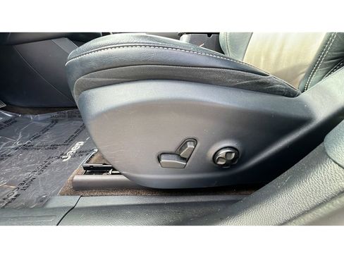 Used 2018 Jeep Cherokee Limited w/ Trailer Tow Group image 25