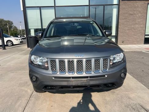 Used 2014 Jeep Compass Latitude AWD/4WD image 2