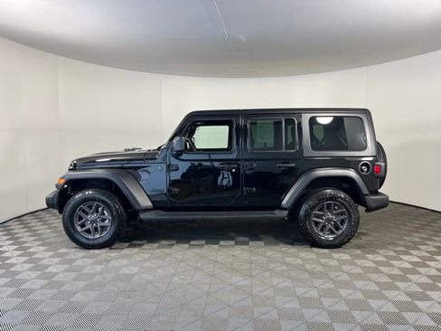 Used 2026 Jeep Wrangler Sport S image 4