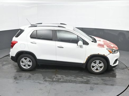 Used 2017 Chevrolet Trax LT w/ LT Convenience Package FWD image 14