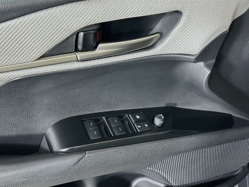 Used 2025 Toyota Camry SE FWD image 14