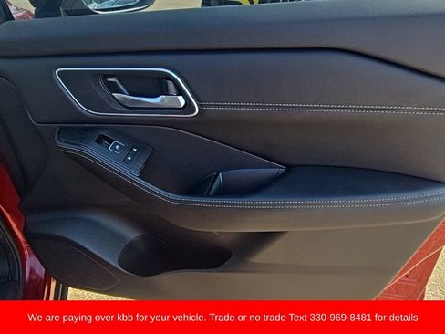 Used 2024 Nissan Rogue Platinum AWD/4WD image 26