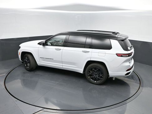 Used 2025 Jeep Grand Cherokee L Summit image 43