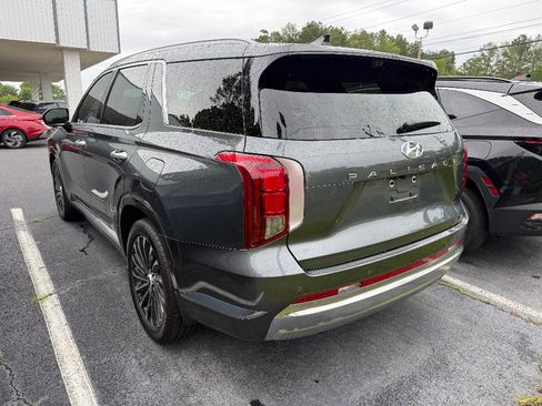 Used 2023 Hyundai Palisade Calligraphy FWD image 4