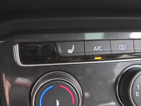 Used 2024 Volkswagen Tiguan Wolfsburg Edition image 29