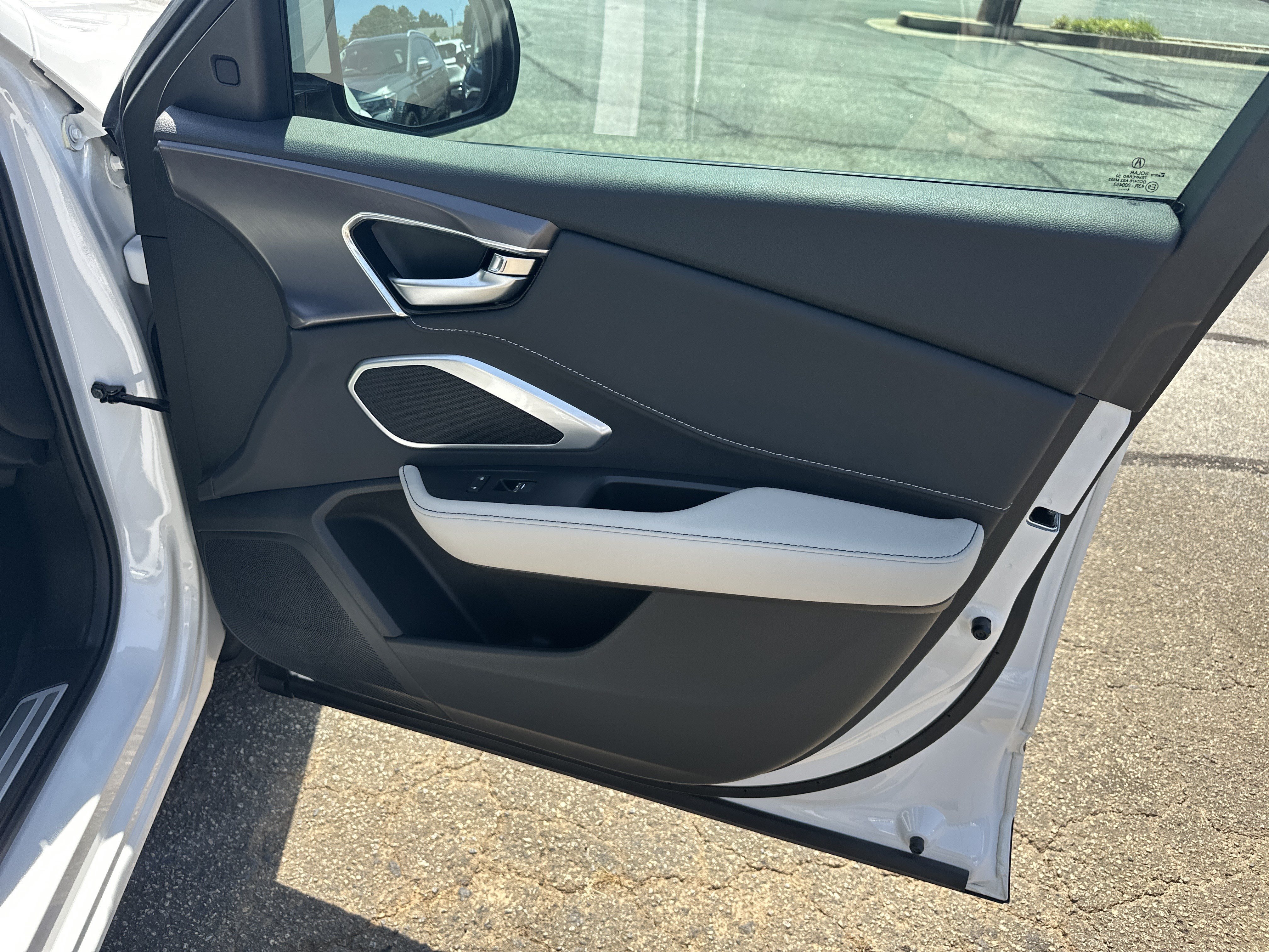 Certified 2025 Acura RDX SH-AWD image 16