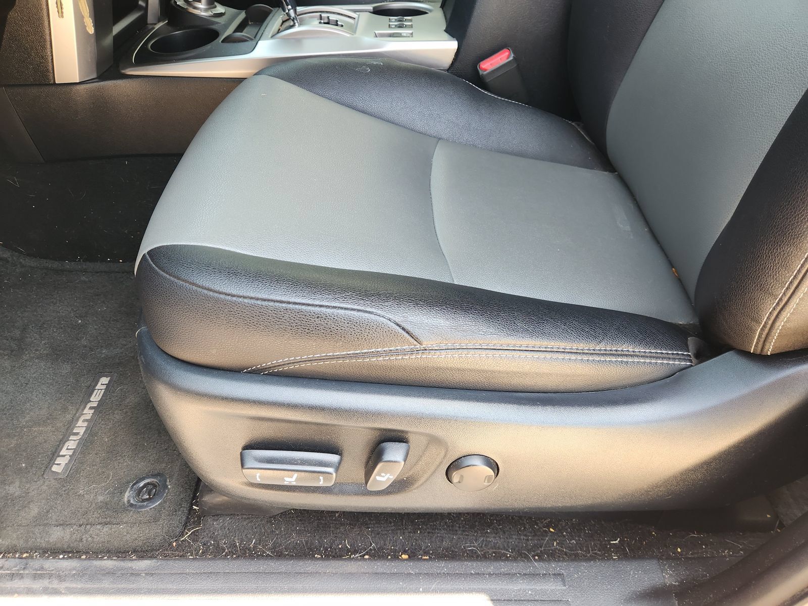 Used 2018 Toyota 4Runner SR5 Premium AWD/4WD image 29