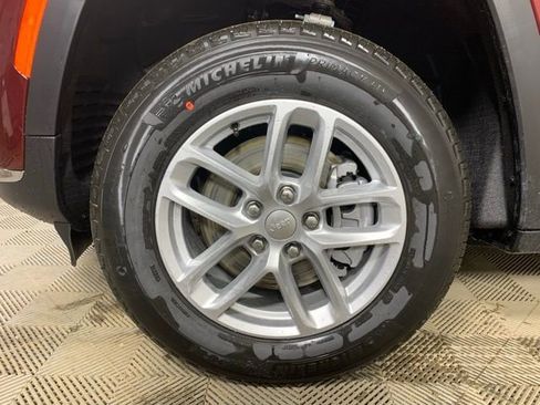 New 2026 Jeep Grand Cherokee L Laredo image 8