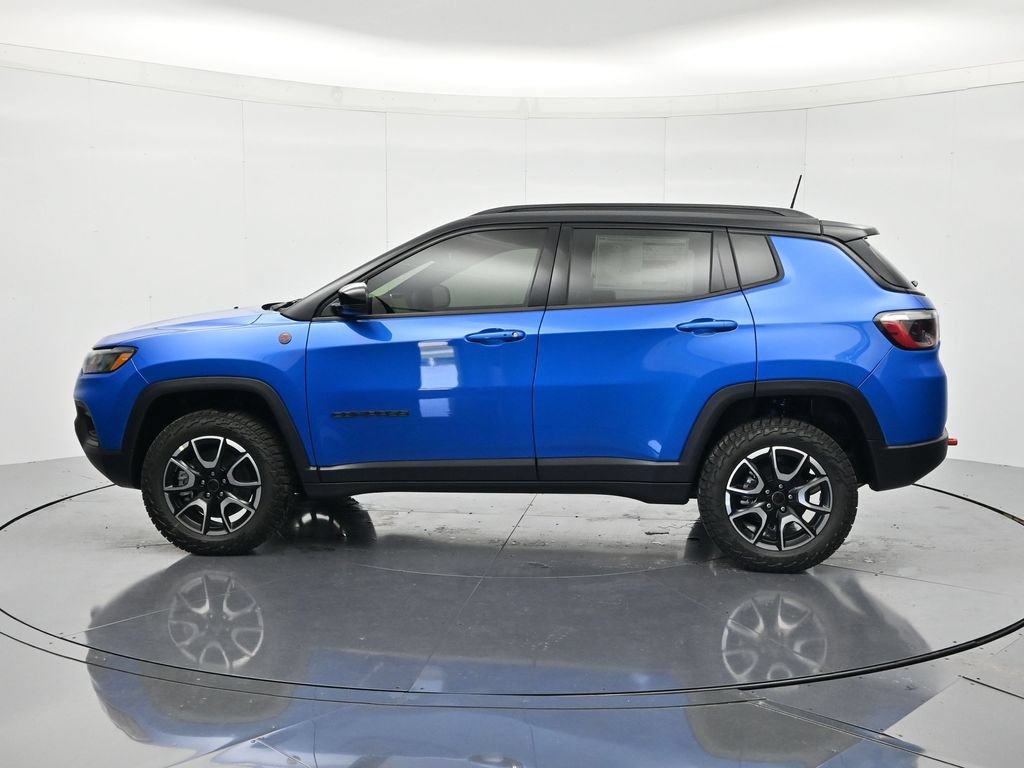 New 2026 Jeep Compass Trailhawk w/ Sun, Sound & Navigation Group AWD/4WD image 8