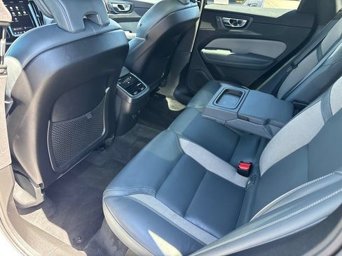 Used 2022 Volvo XC60 B6 R-Design w/ Advanced Package AWD/4WD image 19