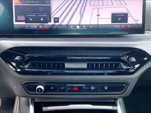 Certified 2025 BMW 330i Sedan image 33