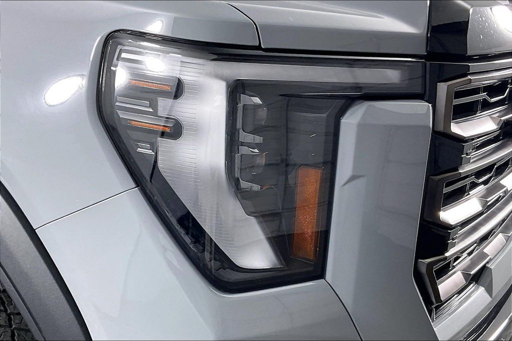 Used 2024 GMC Sierra 2500 AT4X AWD/4WD image 28