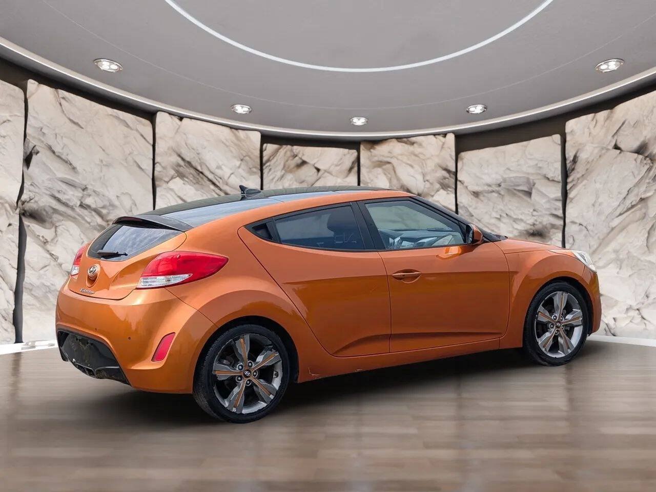 Used 2016 Hyundai Veloster w/ Option Group 03 FWD image 11