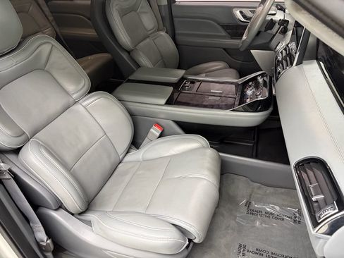 Used 2019 Lincoln Navigator Reserve AWD/4WD image 53