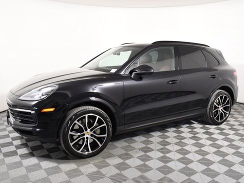 Used 2020 Porsche Cayenne S image 2