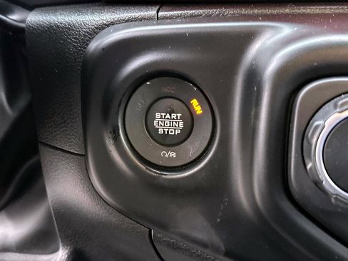 Certified 2022 Jeep Gladiator Rubicon w/ Cold Weather Group image 27