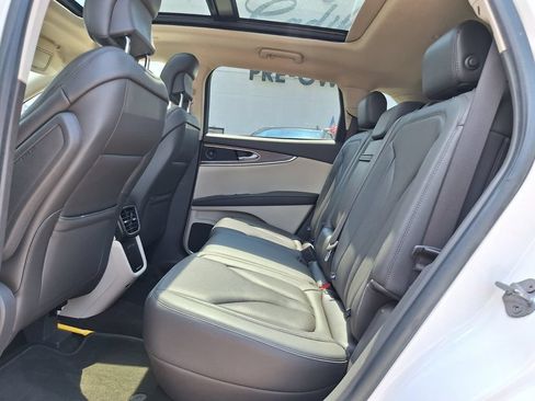 Used 2019 Lincoln Nautilus Reserve FWD image 13