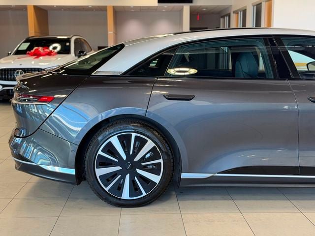 Used 2025 Lucid Air Touring AWD/4WD image 18