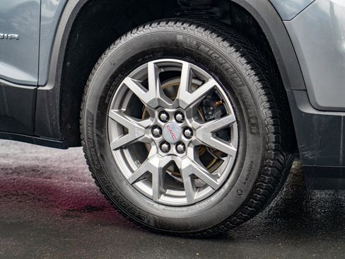 Used 2021 GMC Acadia SLT w/ Technology Package FWD image 7