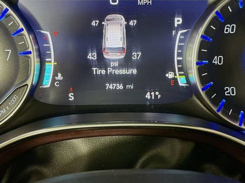 Used 2020 Chrysler Pacifica Limited FWD image 16