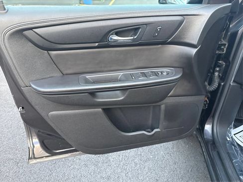 Used 2016 GMC Acadia SLE AWD/4WD image 20