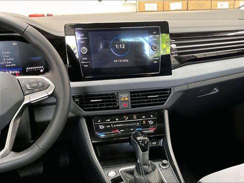 Used 2025 Volkswagen Jetta SE w/ Sunroof Package image 9