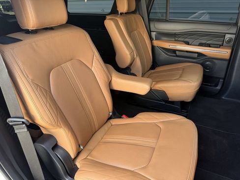 Used 2022 Ford Expedition Platinum RWD image 28
