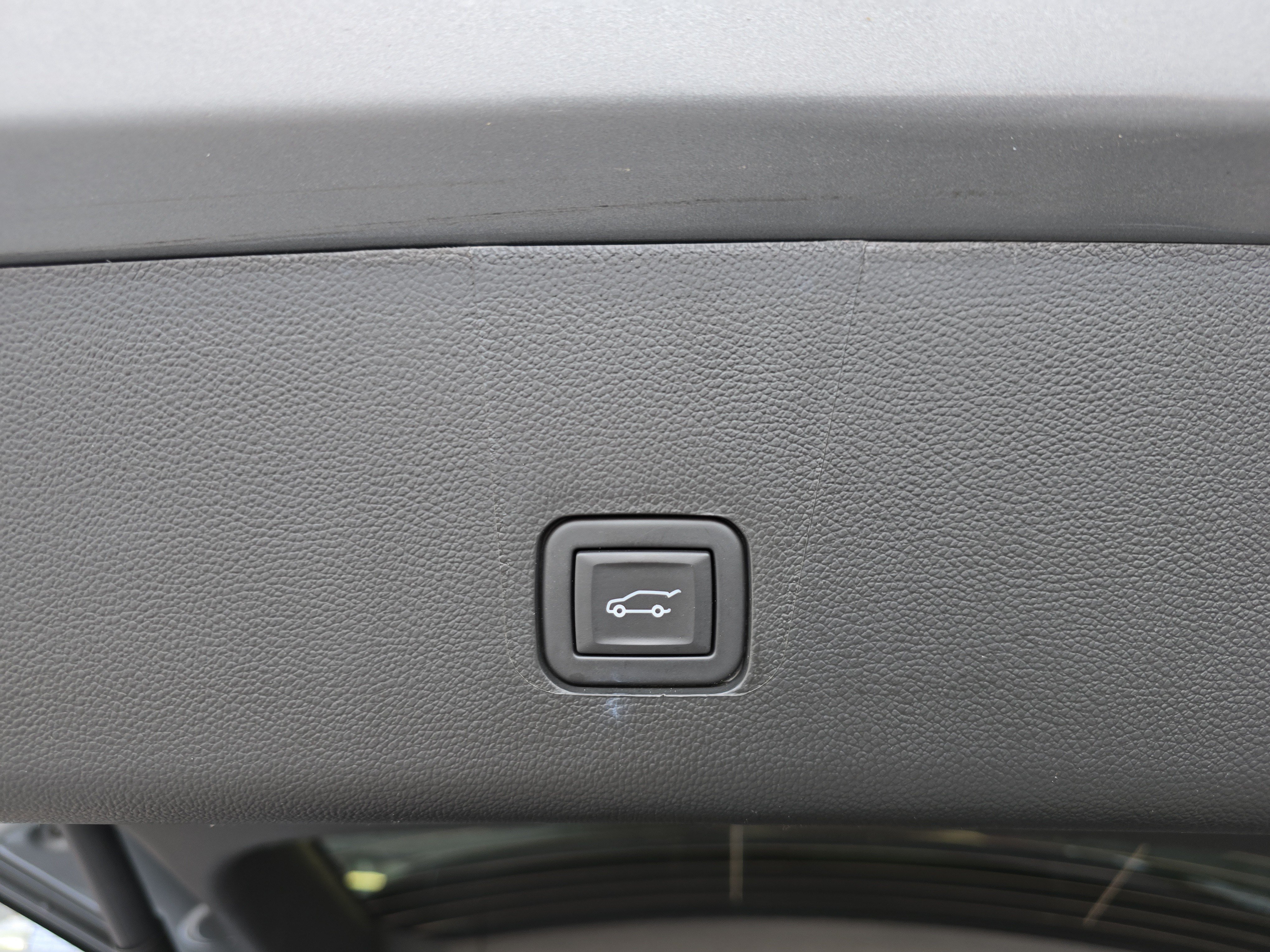 Used 2023 Chevrolet Traverse LT AWD/4WD image 4