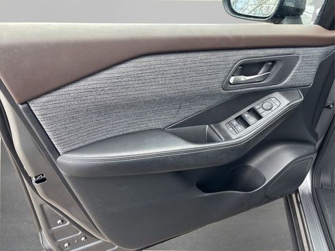 Used 2023 Nissan Rogue SV image 22