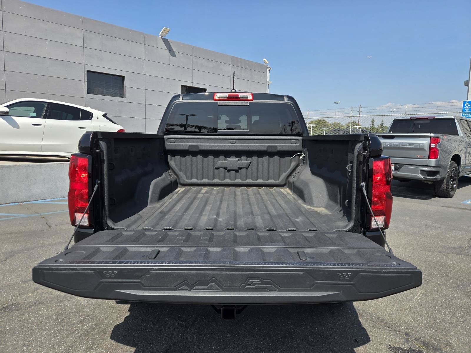 Used 2023 Chevrolet Colorado Trail Boss w/ Technology Package AWD/4WD image 28