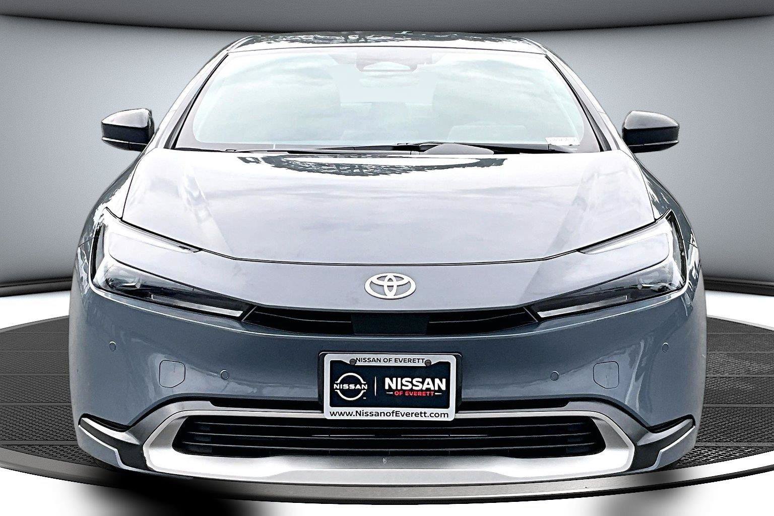 Used 2025 Toyota Prius Plug-In Hybrid FWD image 3