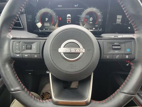 Used 2025 Nissan Kicks SR w/ SR Premium Package image 30