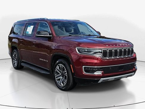 Used 2023 Jeep Wagoneer L Series II AWD/4WD image 3