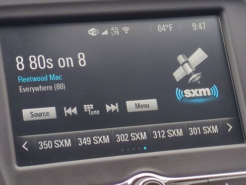 Used 2018 Chevrolet Malibu LT image 13