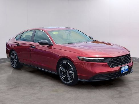 Used 2025 Honda Accord Sport image 3