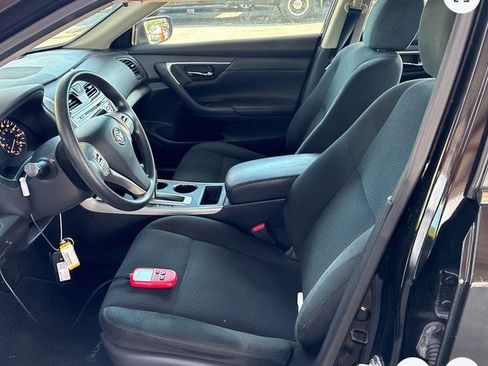 Used 2015 Nissan Altima 2.5 S w/ Special Edition Package FWD image 3