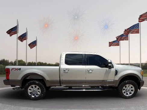 Used 2017 Ford F250 Lariat w/ Lariat Ultimate Package AWD/4WD image 7